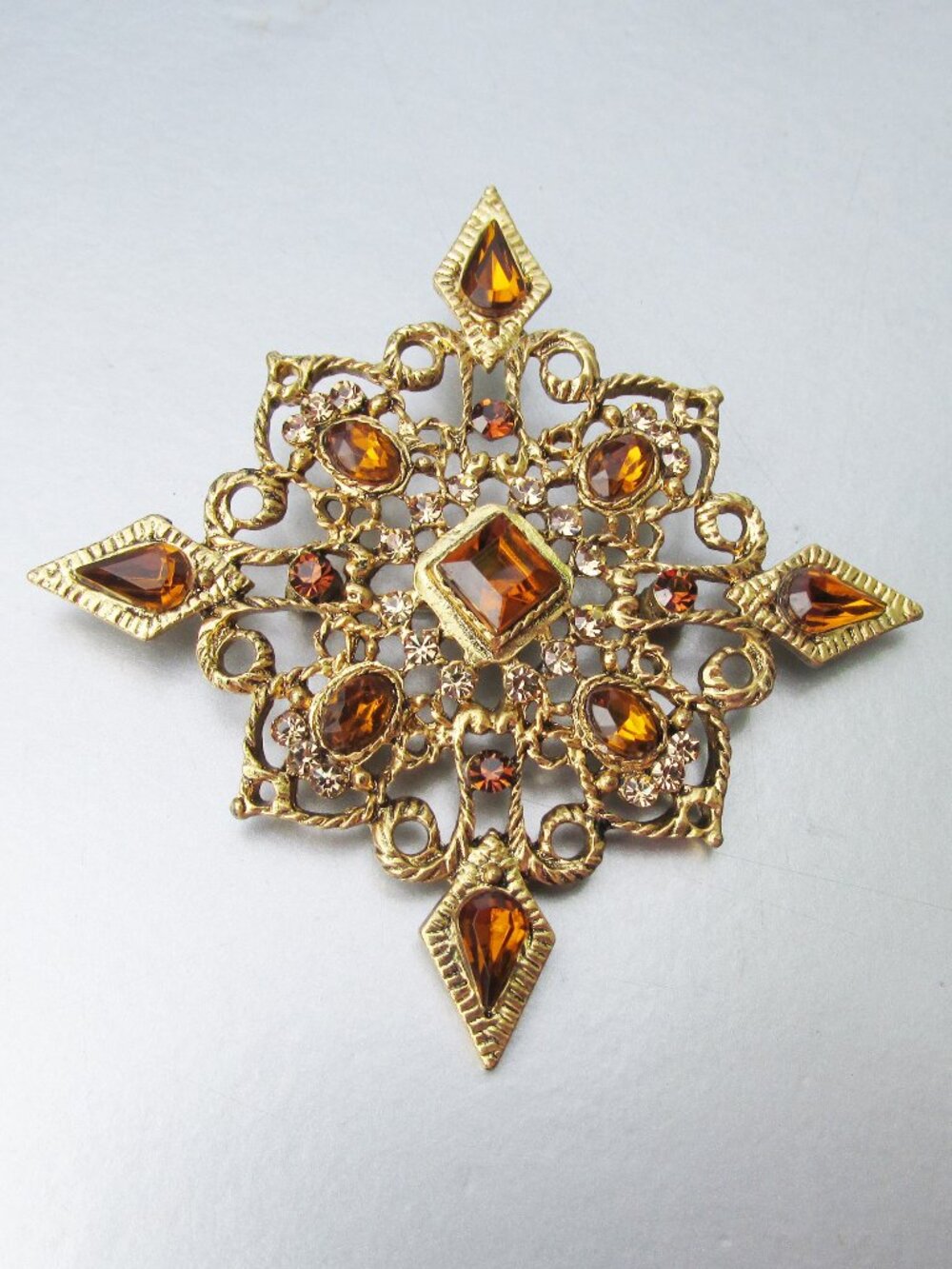 Ornate Vintage Gold Tone Filigree & Golden Topaz Rhinestone STAR Brooch Pin